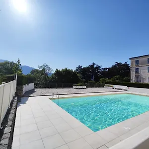Grand Studio 38m2 Dans Ancien Palace Avec Piscine Et Place De Parking Privée Appartement Aix-les-Bains